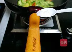 Illustration of how to make stir-fried zucchini 5