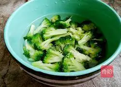Illustration of how to stir-fry broccoli 4
