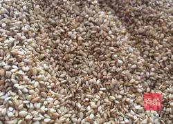 Illustration of how to make sesame salt 1