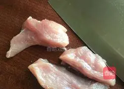 Zucchini, black fungus and fried pork slices Practice illustration 4