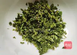 Illustration of how to make Chinese toon with dried incense 2