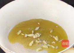 Illustration of how to stir-fry cabbage with enoki mushrooms 6