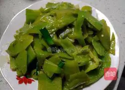 Illustration of how to make green pepper and lettuce 10