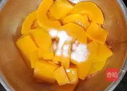 Illustration of how to make fried pumpkin balls 3