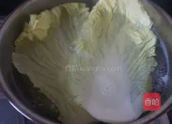 Illustration of making cabbage dumplings without flour 7