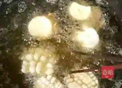 Illustration of how to make chrysanthemum and oyster mushrooms in tomato juice 7