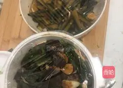 Illustration of how to pickle peppers and cucumbers with the same ingredients 12