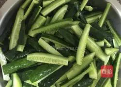 Cold cucumbers and pickles Practice illustration 2