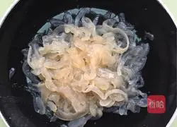 Wang Da Illustration of how to make Chu brand cold shredded jellyfish 1