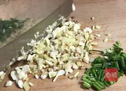 Illustration of how to make spicy and smelly dried seeds 3