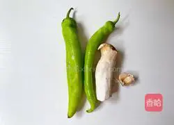 Illustration of how to stir-fry king oyster mushrooms with green pepper 1