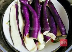 Illustration of how to make hand-teared eggplant 2