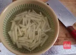 Stir-fried mushrooms Illustration of how to make potato chips 1