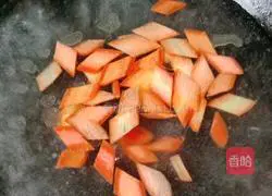 Illustration of how to make fried carrots with broccoli 7