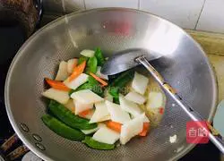 Illustration of how to make fried yam with snow peas 7