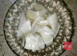 Illustration of how to make cold broccoli 2