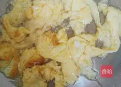 Illustration of how to stir-fry vermicelli with cabbage 4