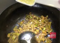 Illustration of how to make pork and eggplant strips 13