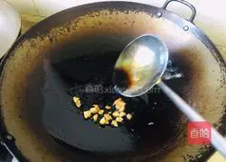 Illustration of how to make golden garlic and kale 5