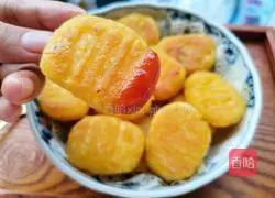 Illustration of how to make crispy potato pancakes 15