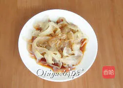 Illustration of how to make cold shredded jellyfish 4