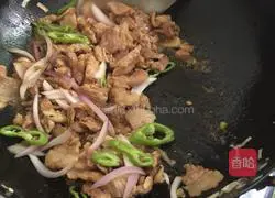 Illustration of how to make fried pork slices with green pepper 6