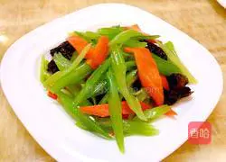 Illustration of how to make cold celery 5