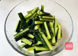 Illustration of how to make cold cucumber 6