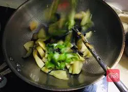 Illustration of how to make three fresh vegetables 7