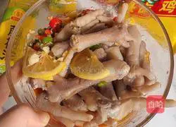 Illustration of how to make chicken feet with lemon flavor 7