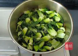 Illustration of how to stir-fry Ningxia green greens 5