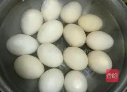 Illustration of how to make beer-braised eggs 2