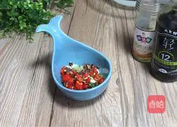 Illustration of how to make vermicelli mixed with cucumbers 4