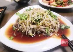 Illustration of how to make cold mung bean sprouts 5