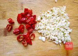 Illustration of how to make cold bitter chrysanthemum 3