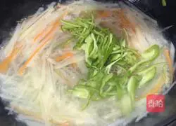 Recipe for stir-fried three shredded vegetables Illustration 8