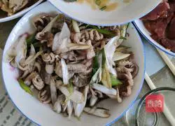 Illustration of how to make scallions mixed with eight strips 3