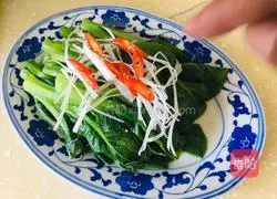 Illustration of how to make garlic-flavored boiled cabbage heart 6