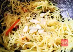 Illustration of how to make fried shredded potatoes 8