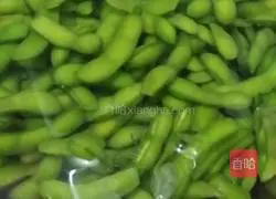 Illustration of how to make spicy edamame 6