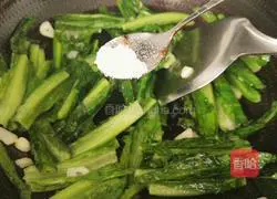 Illustration of how to make stir-fried lettuce 7