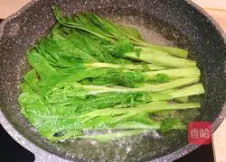 Illustration of how to make boiled phoenix tail 7