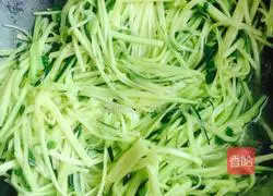 Illustration of how to make stir-fried pumpkin shreds 5