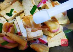 Illustration of how to make radish, cabbage and tofu stewed 14