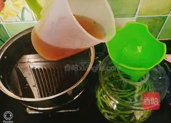 Illustration of how to make sour beans with the taste of time 5