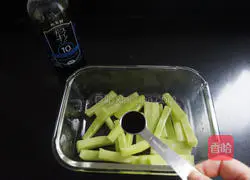 Illustration of how to make cold lettuce 7