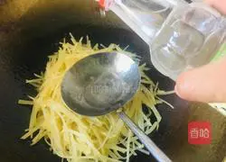 Illustration of how to make fried shredded potatoes 6