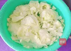 Illustration of how to make vinegar cabbage 2 