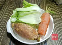 Illustration of how to make spicy and sour three shreds 1