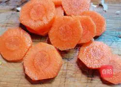 Illustration of how to make fried carrots with broccoli 4